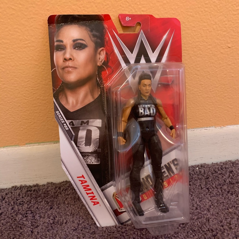 Tamina Snuka Figure